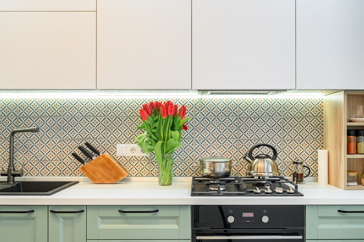 colored-tile-backsplash colored-tile-backsplash