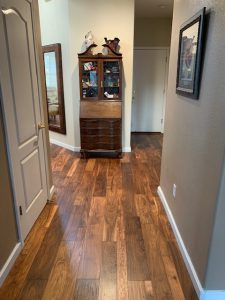 image of country bungalow hardwood flooring in saddleback color in hallway