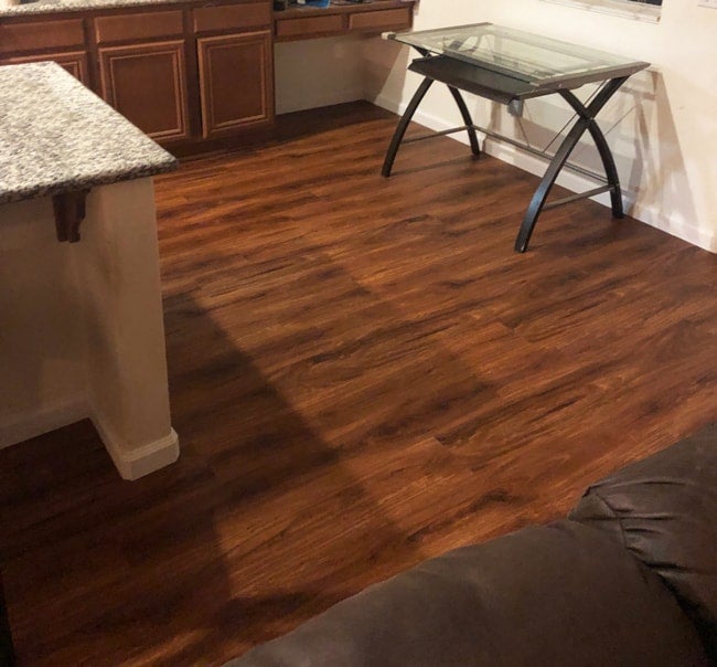 waterproof vinyl plank in the kitchen