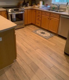 lamainate flooring in the kitchen