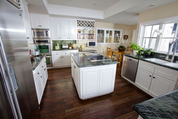 narrow plank engineered hardwood in the kitchen